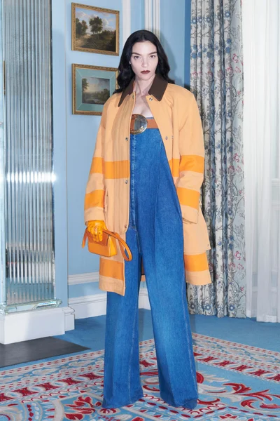 Look 3